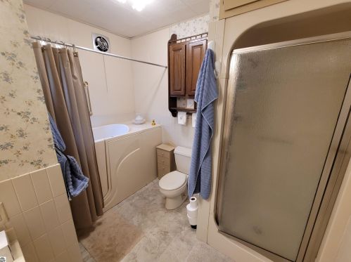 101 Orch Ave, Shepherd MI 48883-9106 exterior