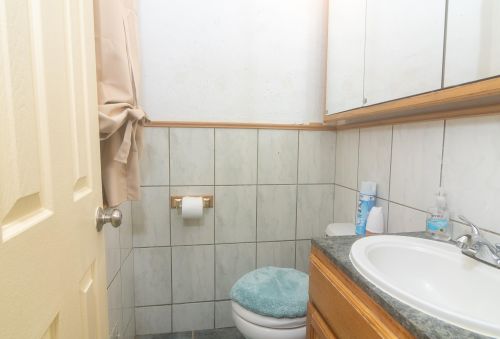 8236 37, Milwaukee WI 53210-3047 exterior