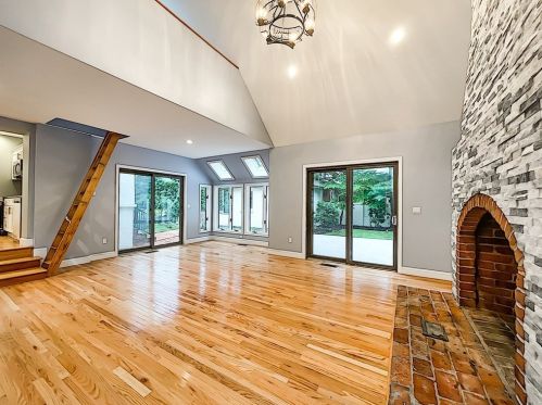 74 Forest Glen Rd, Springfield MA  01106-1115 exterior