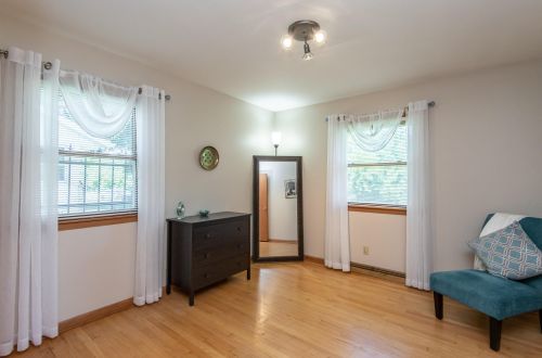 10021 Grantosa Dr, Milwaukee WI 53222-1325 exterior