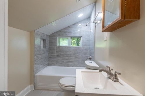 1611 25th St, Washington DC 20020-5361 exterior