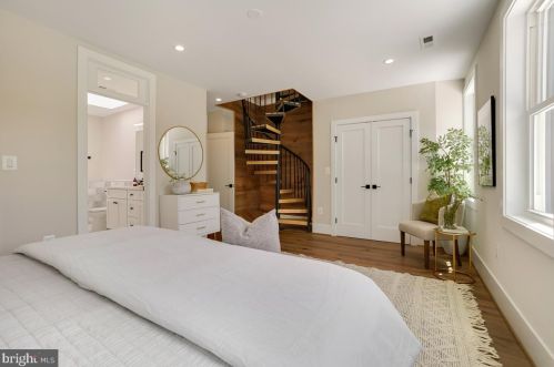 4215 16th St, Washington DC  20011-7005 exterior