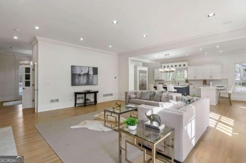 700 Brookwoods Trce, Atlanta GA 30342-2473 exterior