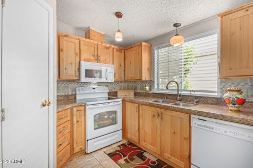 1695 Augusta Ave, Chandler AZ 85249-4878 exterior