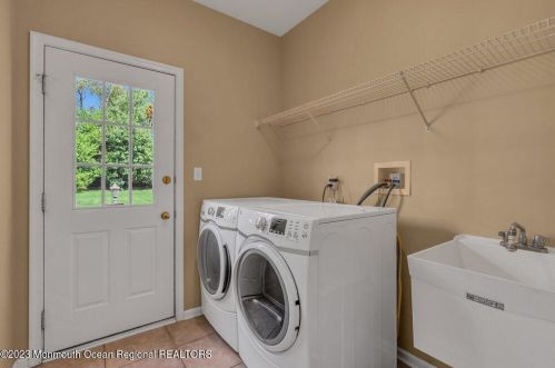 405 Peter Forman Dr, East Freehold NJ 07728-9348 exterior