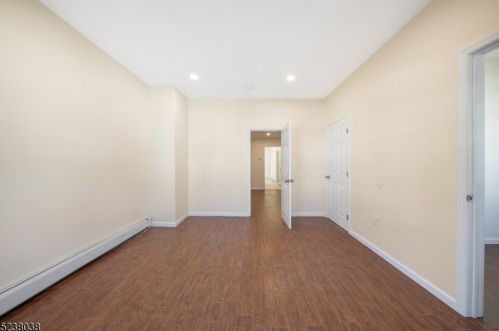 19 Montrose Ter, Irvington NJ  07111-3821 exterior