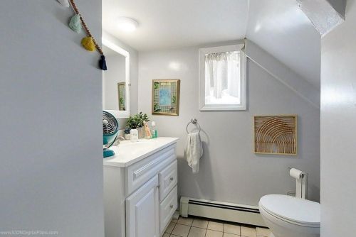 15 Dean Ave, Middletown RI 02840-3406 exterior