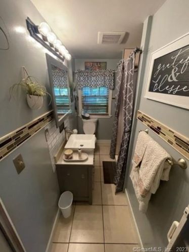 267 Stanley St, New Britain CT 06051-3663 exterior