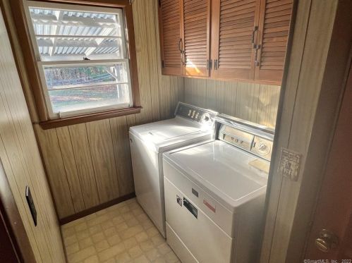 31 Gendreau Dr, Killingly CT 06241-2032 exterior