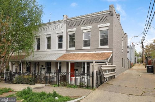 1136 Penn St, Washington, DC 20002-2602