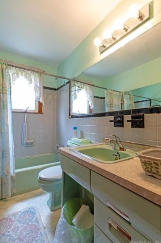 11 Lyman Dr, Torrington CT 06790-4115 exterior