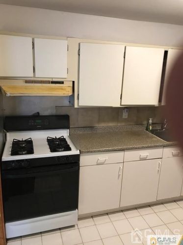 269 College Dr, Edison NJ  08817-5997 exterior