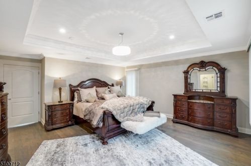 30 Mount Pleasant Pkwy, Livingston NJ  07039-2821 exterior