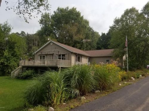 911 Grindle Dr, Lowell, MI 49331-9083