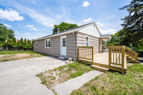 30 Locust Ave, Worcester MA  01604-6020 exterior