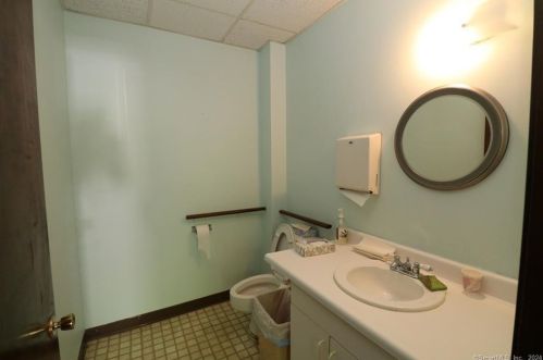 25 Clinton St, New Britain CT 06053-3511 exterior