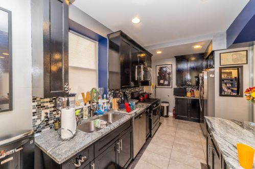 7350 Bennett Ave, Chicago IL 60649-4621 exterior