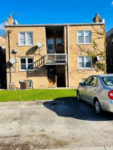 5528 Kimball Ave, Chicago IL  60625-4621 exterior