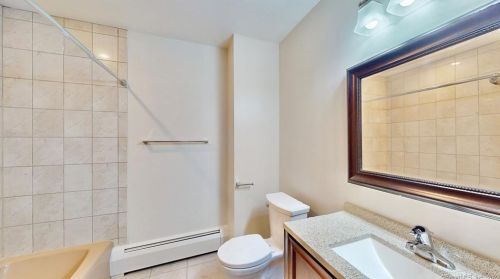 27 Casco St, Milford CT 06460-5626 exterior