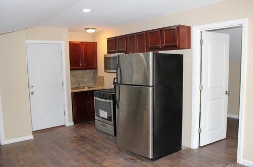 98 Grove St, New Britain CT  06053-4221 exterior