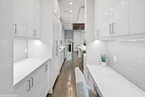 1419 Oakdale Ave, Chicago IL 60657-4118 exterior