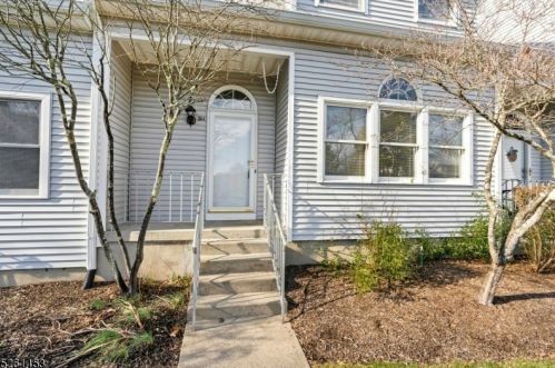 311 Carnegie Ct, Hackettstown, NJ 07840-1604