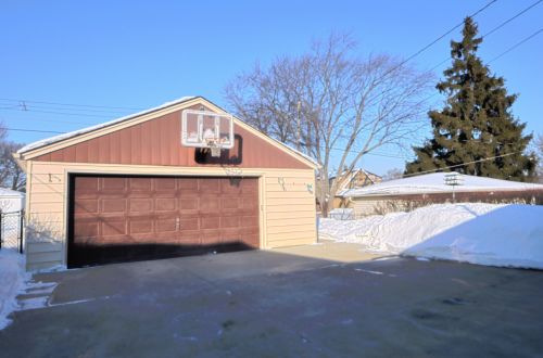 4823 24 St, Milwaukee WI 53204-2506 exterior