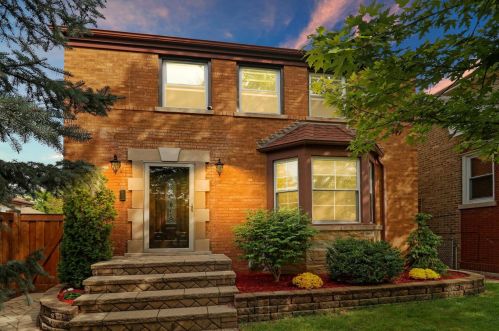 6304 Peterson Ave, Chicago IL 60646-4619 exterior