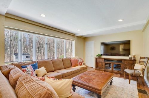 105 Hillside Rd, North Andover MA 01845-5316 exterior