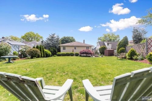 29 Webb Pl, Hasbrouck Heights NJ exterior