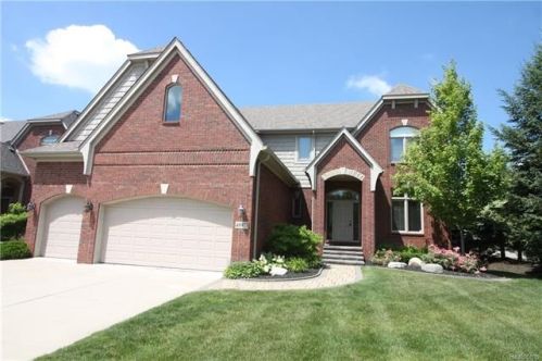 48973 Austrian Pine Dr, Macomb Township, MI 48044-6126