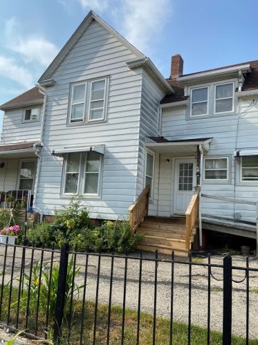 321 Hickory St, Waukegan IL 60085-3933 exterior