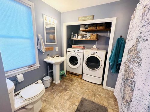 294 Broad St, Killingly CT 06239-3604 exterior