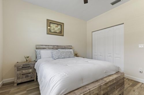 881 Bent Creek Dr, Fort Pierce FL  34947-1326 exterior