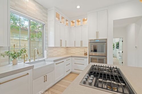 10464 Caribou Way, Tustin CA  92782-1470 exterior