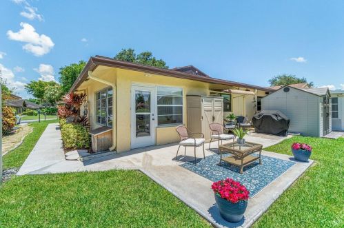 5096 Kinswood Rd, Boynton Beach FL 33437-1304 exterior