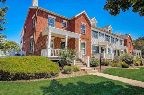 6002 Dell Dr, Madison, WI 53718-8200