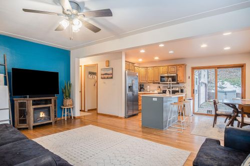 1010 Central Ave, Meskegon MI  49445-2947 exterior