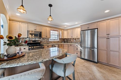 841 Main Ave, Point Pleasant Beach NJ  08742-5355 exterior