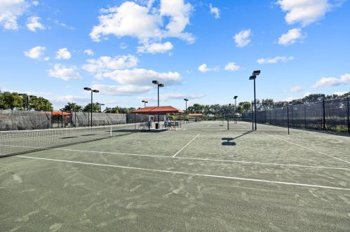 8530 Logia Cir, Boynton Beach FL 33472-7111 exterior