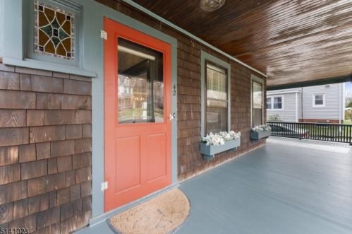 42 Gates Ave, Montclair, NJ 07042-3202