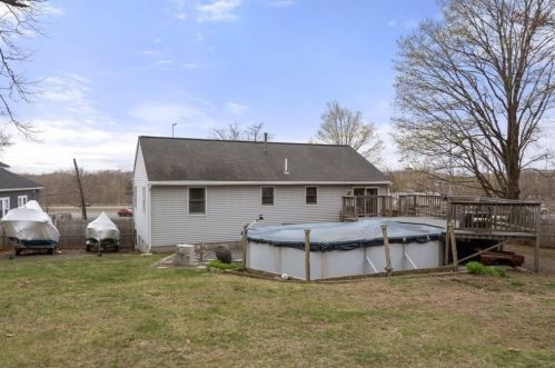 50 Beverly St, North Andover MA 01845-3403 exterior