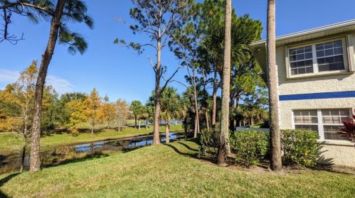 1506 Royal Green Cir, Fort Pierce FL  34952-7624 exterior