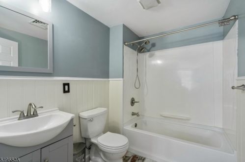 7 Berry Rd, Wantage NJ 07461-3009 exterior