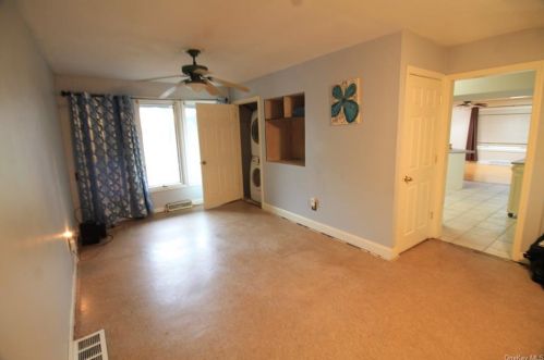 24 Wilmot Ter, Poughkeepsie NY 12603-4117 exterior