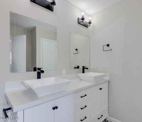 5602 42nd Ln, Phoenix AZ  85019-2001 exterior