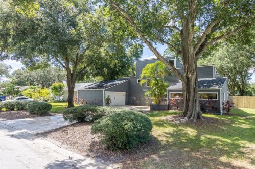 12721 Barrett Dr, Tampa, FL 33624-4101