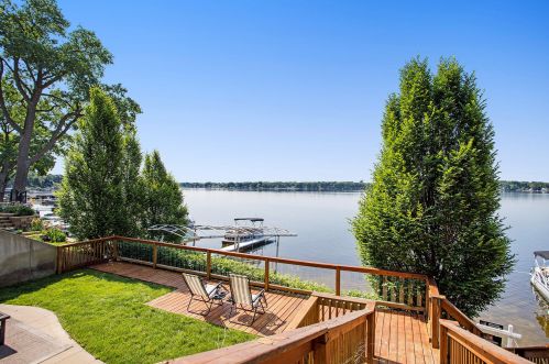 1216 Frst Dr, Kalamazoo MI 49002-6318 exterior