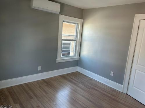 51 Leslie Pl, Irvington NJ  07111-1106 exterior