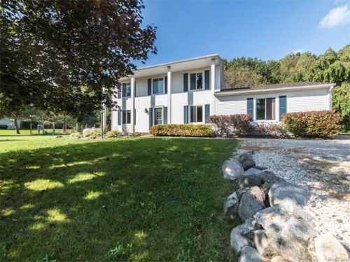 845 Hillsdale Ln, Brandon MI  48462-9212 exterior